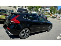 Fotografia 2: Volvo V40 2.0 T2 Momentum R-Design S/S