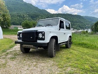 Fotografia 2: Land Rover Defender 90 2.2 TD4 SW