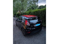 Fotografia 2: Ford Fiesta 1.0 EcoB 140 Sport Red