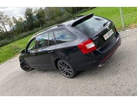 Image 3: Skoda Octavia Combi 2.0 TDI 184 RS Prag 4x4 DSG