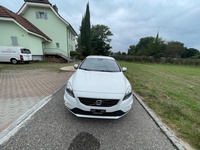 Bild 2: Volvo V40 2.0 D2 Kinetic R-Design S/S