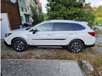 Image 2: Subaru Outback 2.5i Swiss