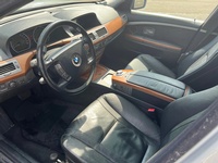 Fotografia 5: BMW 7er Reihe E65 745i V8