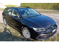 Fotografia 2: VW Golf VIII Variant 1.0 TSI Value