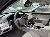 Bild 3: Jaguar XF 2.0 D 180 Prestige