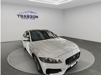 Fotografia 2: Jaguar XF 3.0 V6 D R-Sport