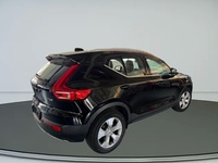 Bild 3: Volvo XC40 2.0 T5 Momentum AWD