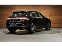 Bild 2: Porsche Macan 2.0