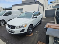 Bild 3: Volvo XC60 2.4 D4 Momentum AWD