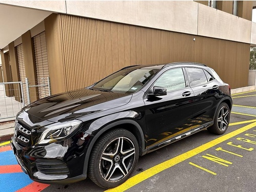 Mercedes-Benz GLA-Klasse X156 GLA 220 AMG Line 4m