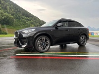 Bild 2: BMW iX2 U10 30 xDrive