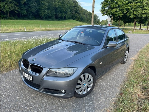 BMW 3er Reihe E90 320i