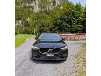 Bild 2: Volvo XC60 2.0 D4 Momentum AWD