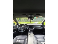 Bild 9: Volvo XC60 2.0 D4 Momentum AWD