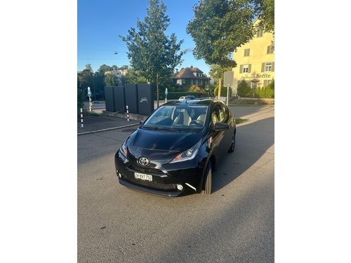 Toyota Aygo 1.2 VVT-i x-clusiv Toyota Aygo 1.2 VVT-i x-clusiv