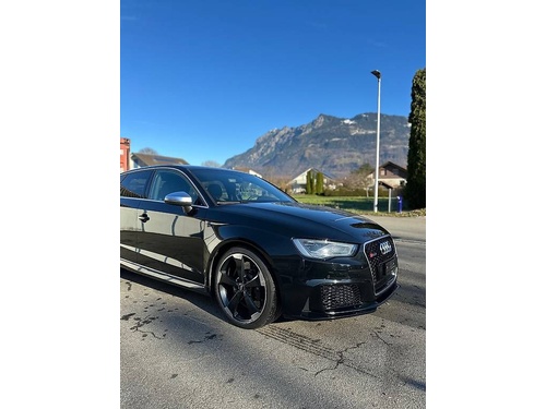 Audi RS3 Sportback 2.5 T FSI quattro S-Tronic Audi RS3 Sportback 2.5 T FSI quattro S-Tronic