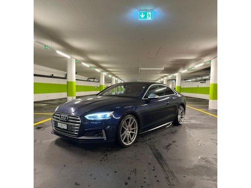 Audi S5 Coupé 3.0 V6 TFSI quattro T-Tronic Audi S5 Coupé 3.0 V6 TFSI quattro T-Tronic