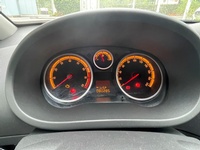 Bild 5: Opel Corsa 1.4i 16V TP Color Ed. Bild 5: Opel Corsa 1.4i 16V TP Color Ed.