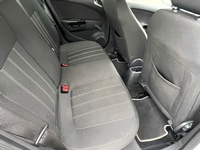 Bild 6: Opel Corsa 1.4i 16V TP Color Ed. Bild 6: Opel Corsa 1.4i 16V TP Color Ed.