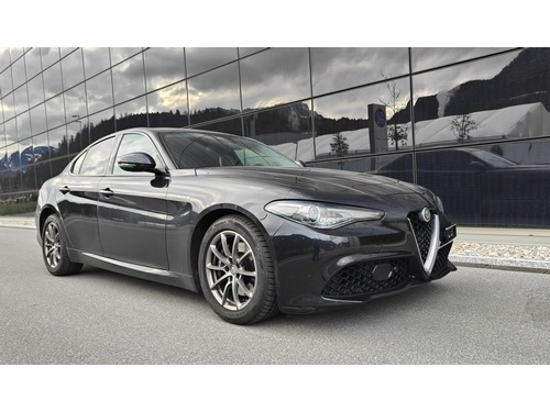 Alfa Romeo Giulia 2.2 D Q4 210 Veloce Alfa Romeo Giulia 2.2 D Q4 210 Veloce
