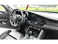 Bild 4: Alfa Romeo Giulia 2.2 D Q4 210 Veloce Bild 4: Alfa Romeo Giulia 2.2 D Q4 210 Veloce