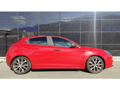 Alfa Romeo Giulietta 1750 TBi Veloce TCT Alfa Romeo Giulietta 1750 TBi Veloce TCT