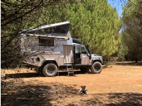 Bild 5: Land Rover Defender 130 TD4 mit Aufbau