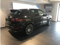 Bild 3: Porsche Cayenne 4.2 V8 TDI S TipT