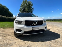 Bild 2: Volvo XC40 2.0 D4 Momentum AWD