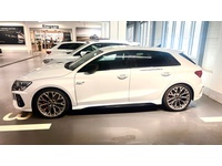 Bild 2: Audi RS3 Sportback 2.5 TFSI quattro S-Tronic Bild 2: Audi RS3 Sportback 2.5 TFSI quattro S-Tronic