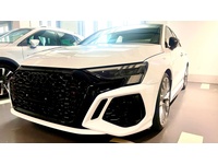 Bild 3: Audi RS3 Sportback 2.5 TFSI quattro S-Tronic Bild 3: Audi RS3 Sportback 2.5 TFSI quattro S-Tronic