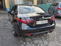 Bild 3: Alfa Romeo Giulia 2.2 D Q4 210 Veloce