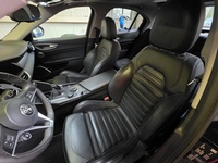 Bild 6: Alfa Romeo Giulia 2.2 D Q4 210 Veloce