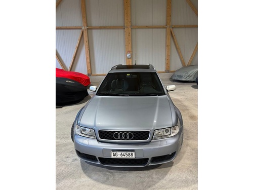 Audi RS4 Avant 2.7 V6 Biturbo quattro