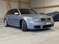 Bild 3: Audi RS4 Avant 2.7 V6 Biturbo quattro