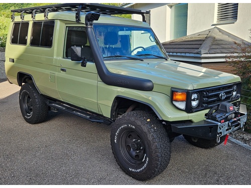 Toyota Land Cruiser 400 4.2 D HZJ 75 Hardtop Long
