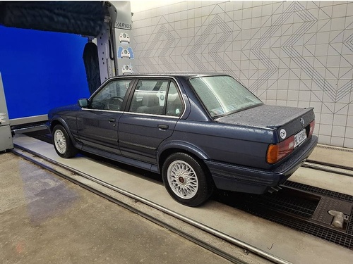 BMW E30 325iX