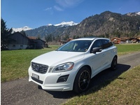 Bild 2: Volvo XC60 2.4 D5 Momentum AWD
