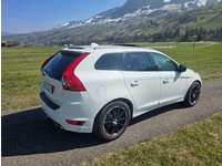 Bild 3: Volvo XC60 2.4 D5 Momentum AWD