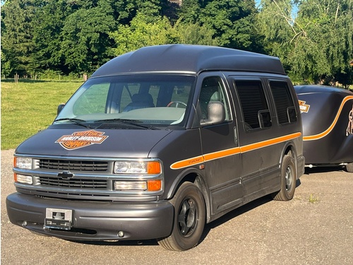 Chevrolet Starcraft 5.7 V8 Ausbau mit massiv Nussbaumholz