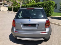 Bild 4: Suzuki SX4 2.0 TD GL Top 4WD