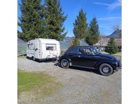 Bild 3: VW Käfer 1303 Cabrio mit Queck Wohnanhänger