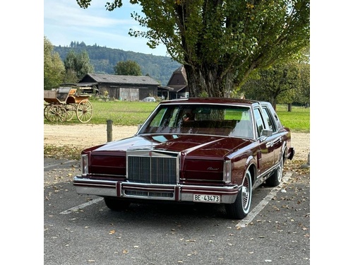 Lincoln Continental Mark VI Signature Series