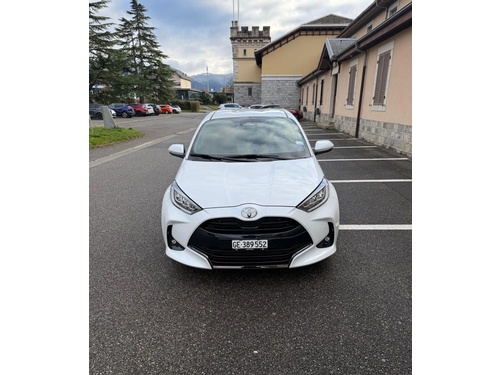Toyota Yaris 1.5 VVT-i HSD Premium
