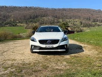 Bild 3: Volvo V40 CC 2.0 T4 Momentum AWD S/S Bild 3: Volvo V40 CC 2.0 T4 Momentum AWD S/S