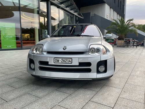 Renault Clio 3.0 V6 24V Sport