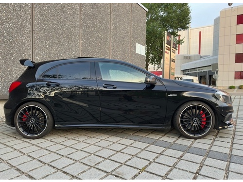 Mercedes-Benz A-Klasse W176 A 45 AMG 4m