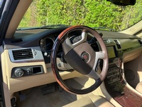Bild 4: Cadillac Escalade 6.2 V8 Sport Luxury Bild 4: Cadillac Escalade 6.2 V8 Sport Luxury