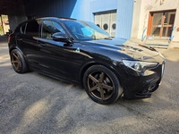 Bild 6: Alfa Romeo Stelvio 2.9 V6 Biturbo Q4 Quadrifoglio Bild 6: Alfa Romeo Stelvio 2.9 V6 Biturbo Q4 Quadrifoglio
