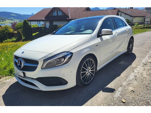 Mercedes-Benz A-Klasse W176 A 220 AMG Line 4m